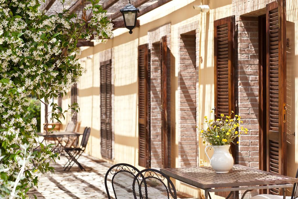 Casale Pundarika Guest House Riparbella Bagian luar foto