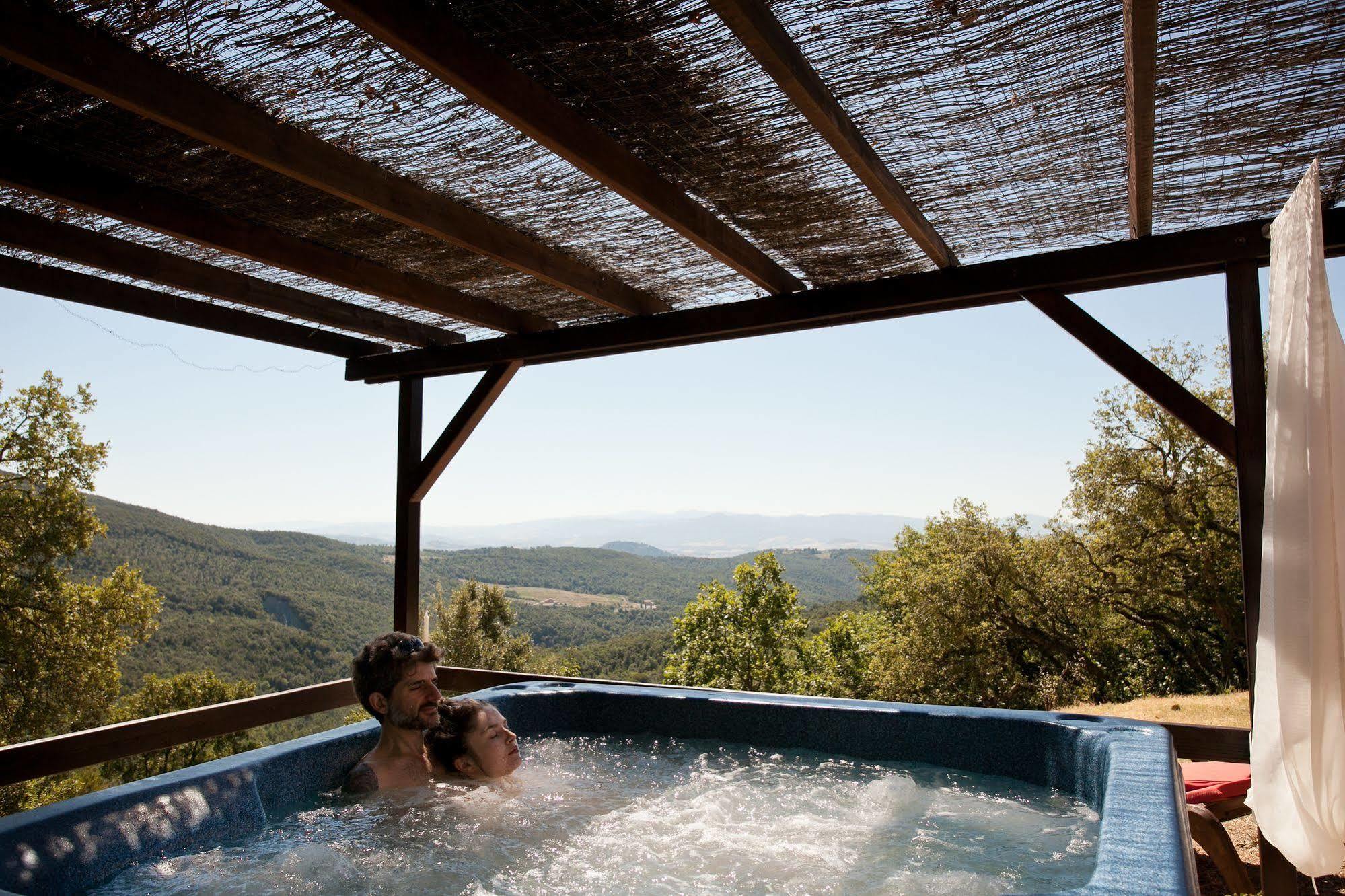 Casale Pundarika Guest House Riparbella Bagian luar foto